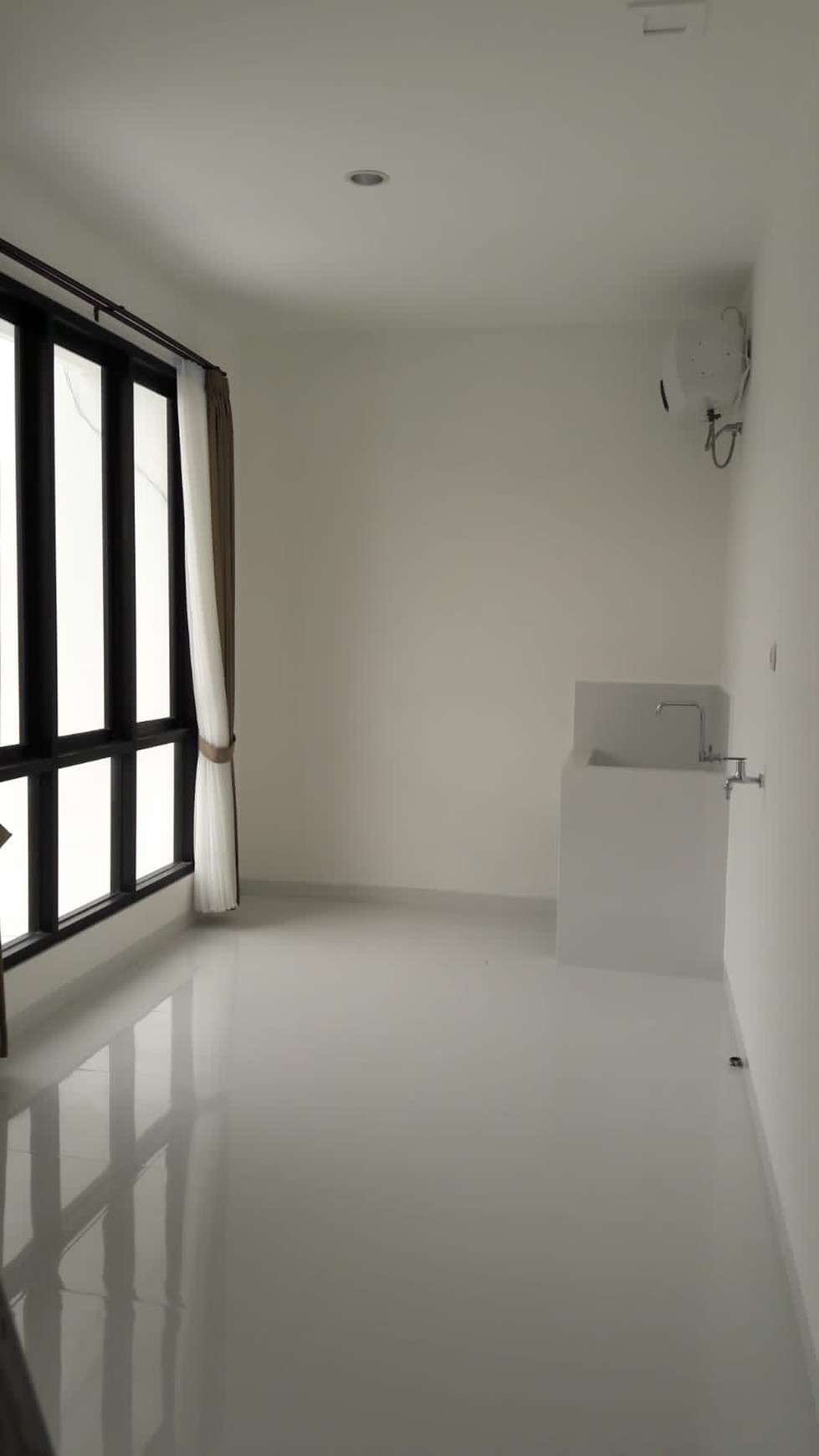 1424. Puri Asri Pakuwon City Surabaya Timur