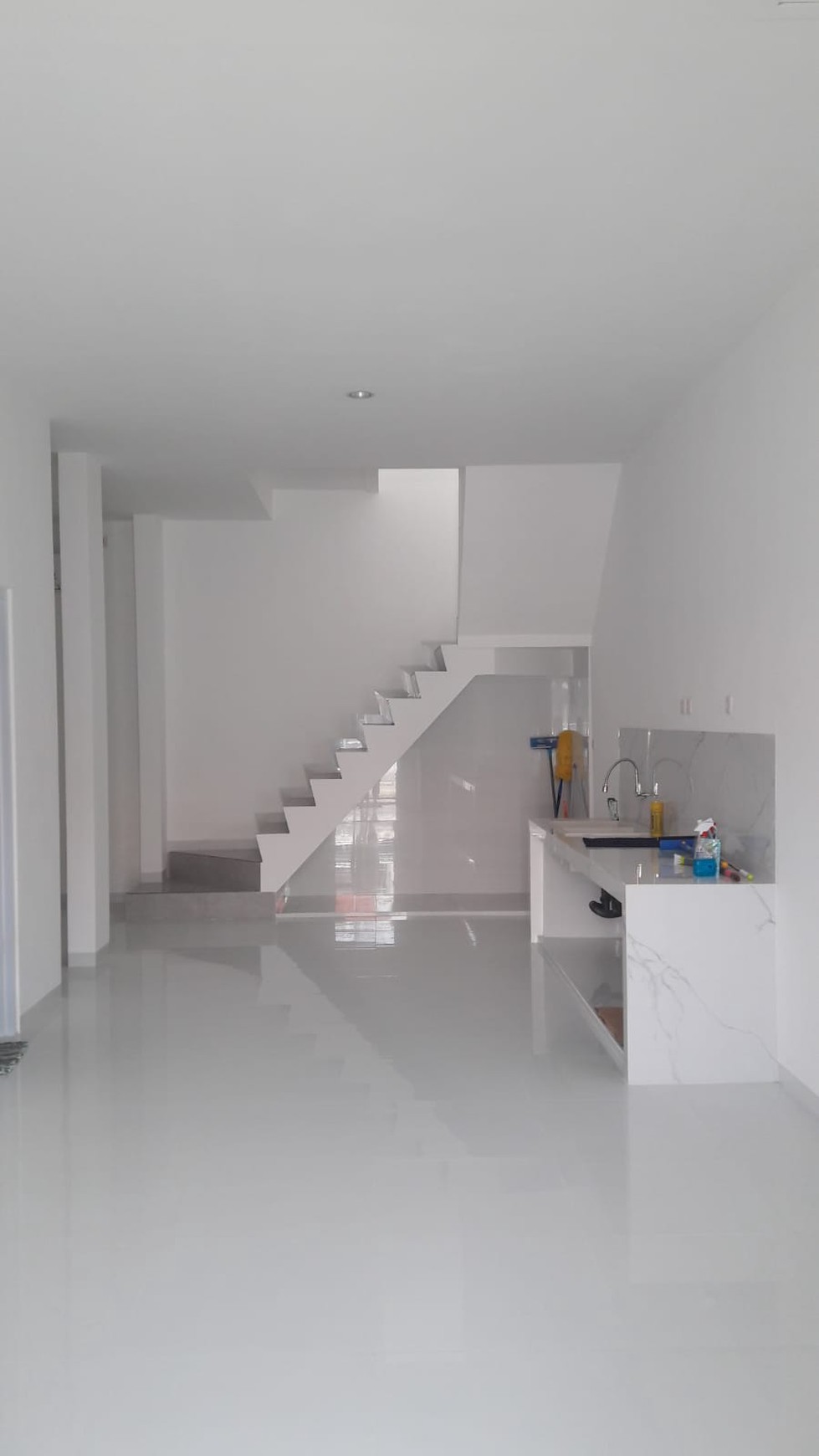 1424. Puri Asri Pakuwon City Surabaya Timur
