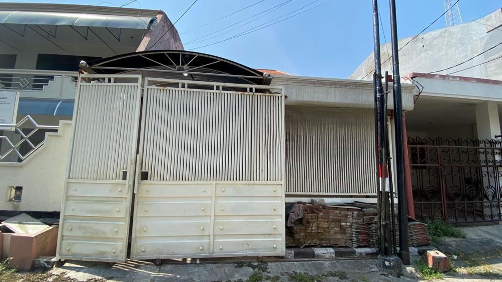 Rumah 2,5 Lantai Minimalis Siap Huni Di Simpang Darmo Permai Selatan Surabaya Barat