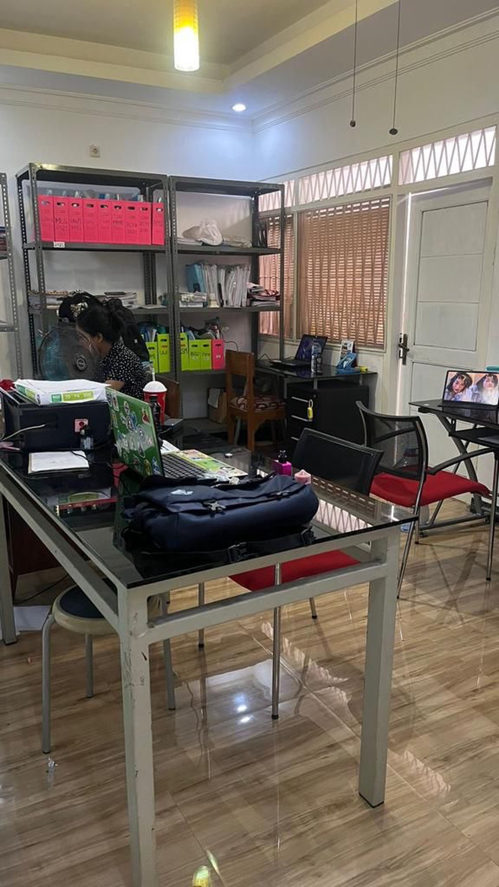 Rumah 2,5 Lantai Minimalis Siap Huni Di Simpang Darmo Permai Selatan Surabaya Barat