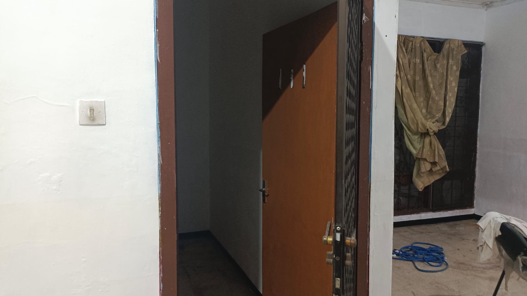 1449. Disewakan rumah di Gayungsari