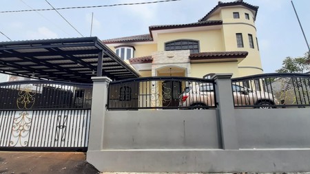 Rumah ada pool di komp Unilever Rempoa TangSel....