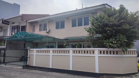 Rumah Hoek 2 lantai , Lokasi Ok di Kelapa Gading Jakarta Utara