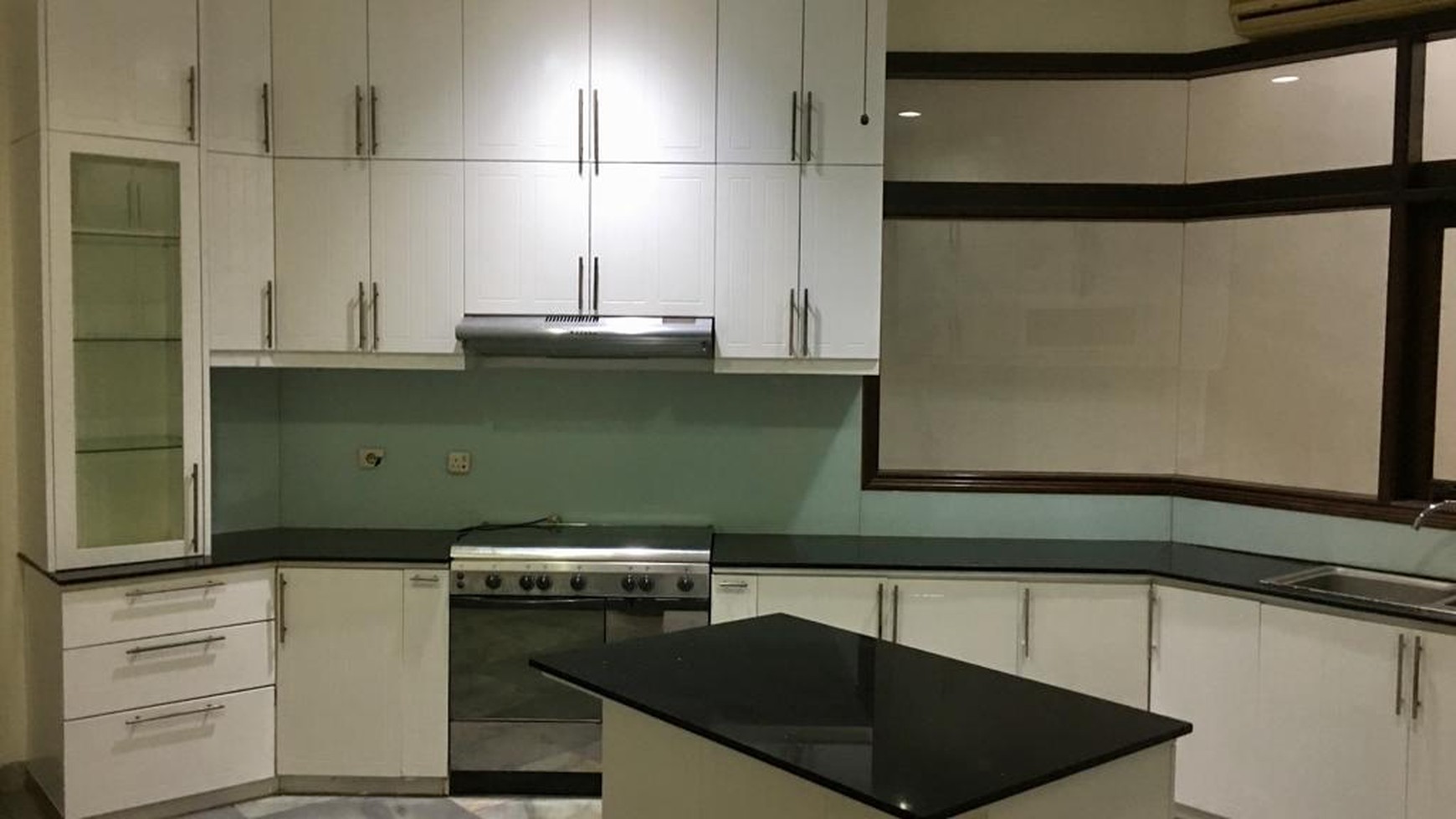 Rumah Bagus Siap Huni dan Asri di Jalan Anggur Barat, Cipete, Jakarta Selatan 