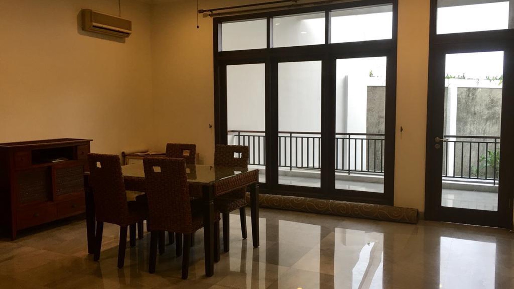 Rumah Bagus Siap Huni dan Asri di Jalan Anggur Barat, Cipete, Jakarta Selatan 