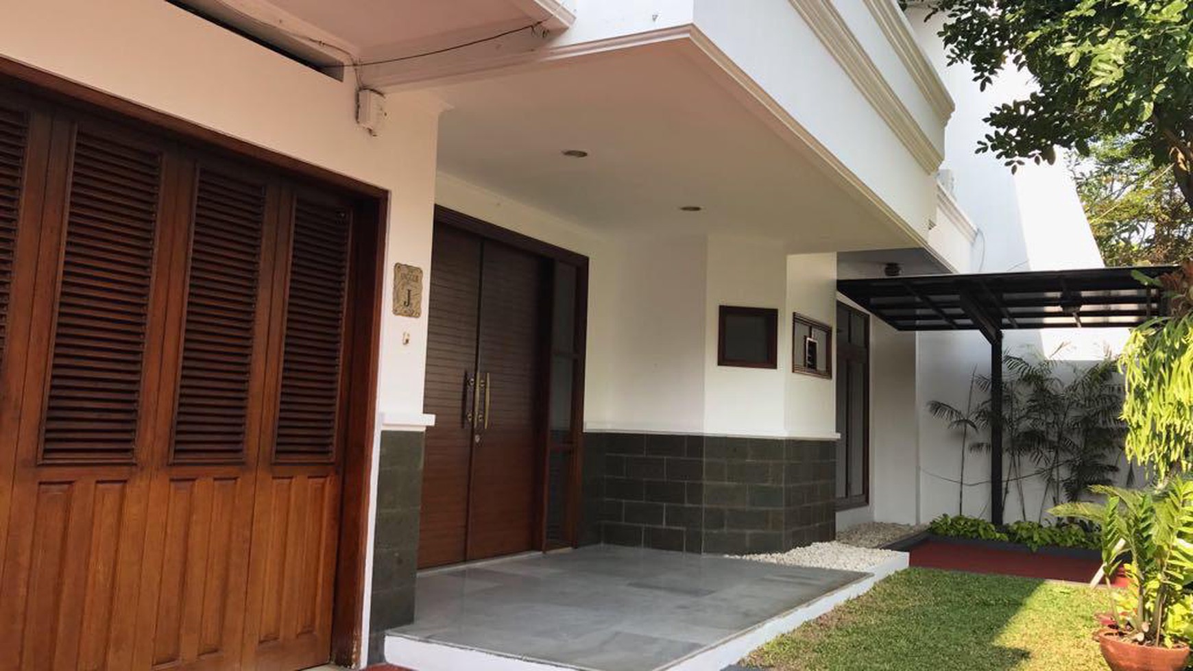 Rumah Bagus Siap Huni dan Asri di Jalan Anggur Barat, Cipete, Jakarta Selatan 