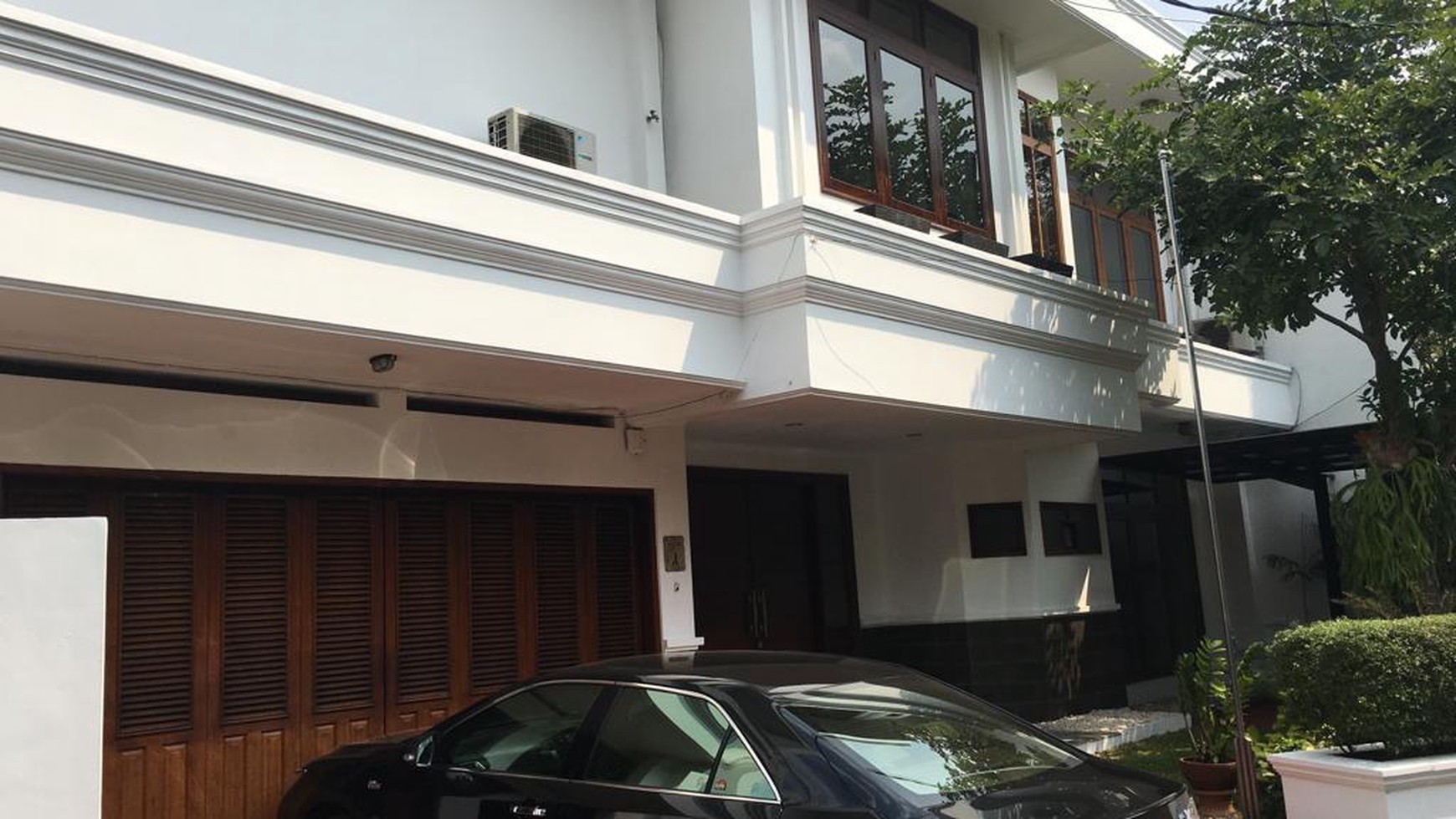 Rumah Bagus Siap Huni dan Asri di Jalan Anggur Barat, Cipete, Jakarta Selatan 