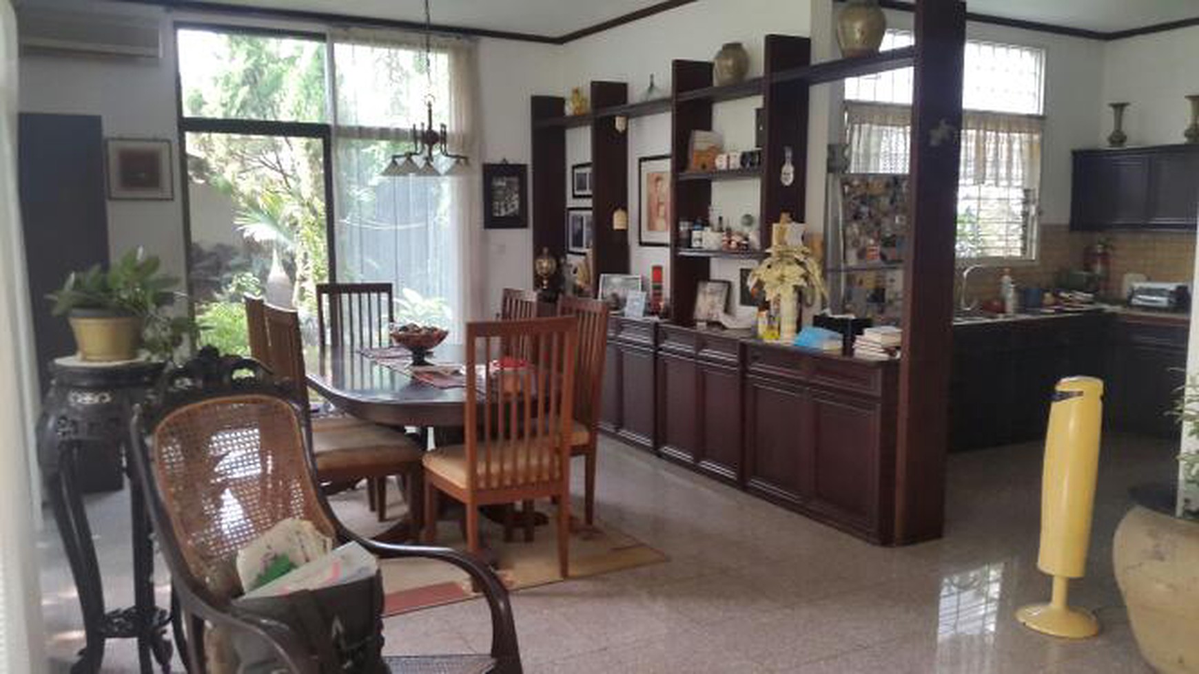 Rumah Luas Diarea Kemang, HItung Tanah Saja Dekat Gatte  JORR