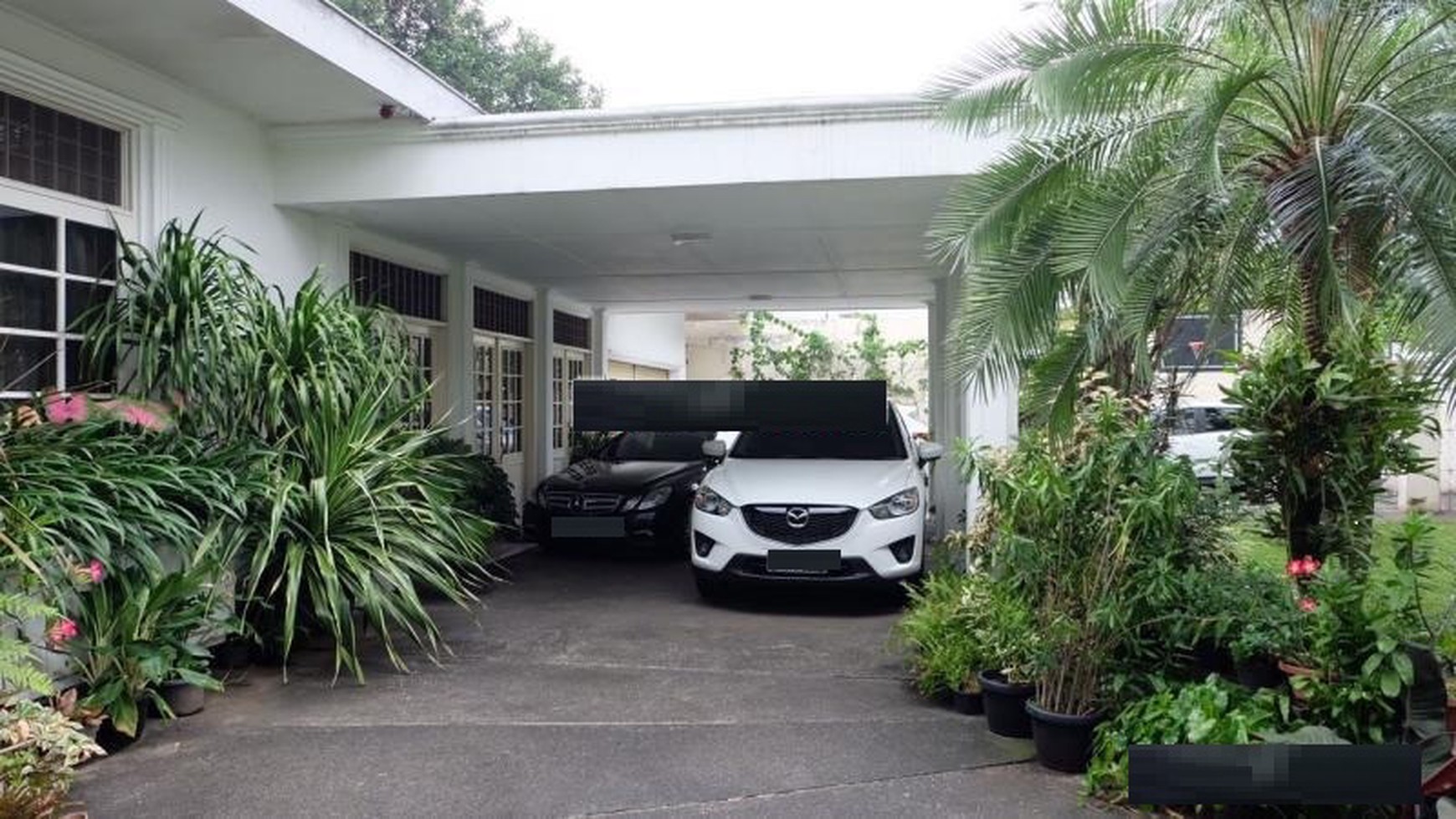 Rumah Luas Diarea Kemang, HItung Tanah Saja Dekat Gatte  JORR