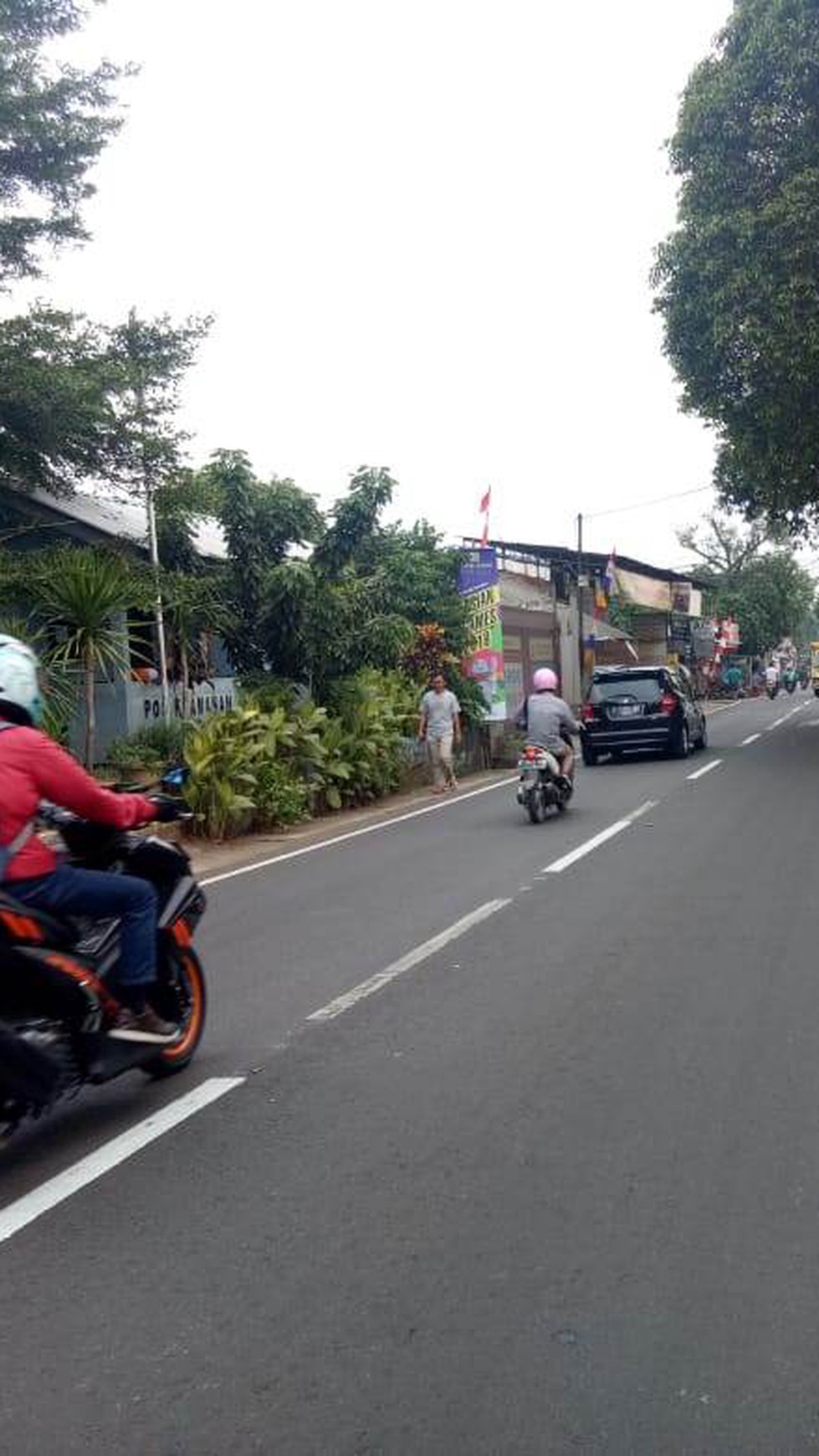Rumah Luas Diarea Kemang, HItung Tanah Saja Dekat Gatte  JORR