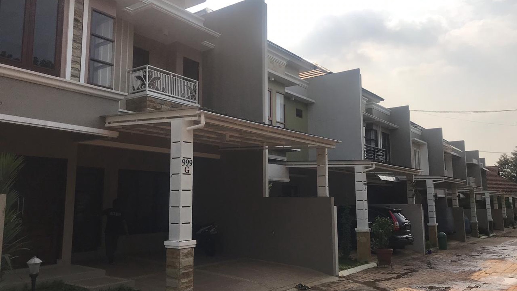 Townhouse Minimalis Keamanan 24 Jam Lingkungan Nyaman dan Tenang