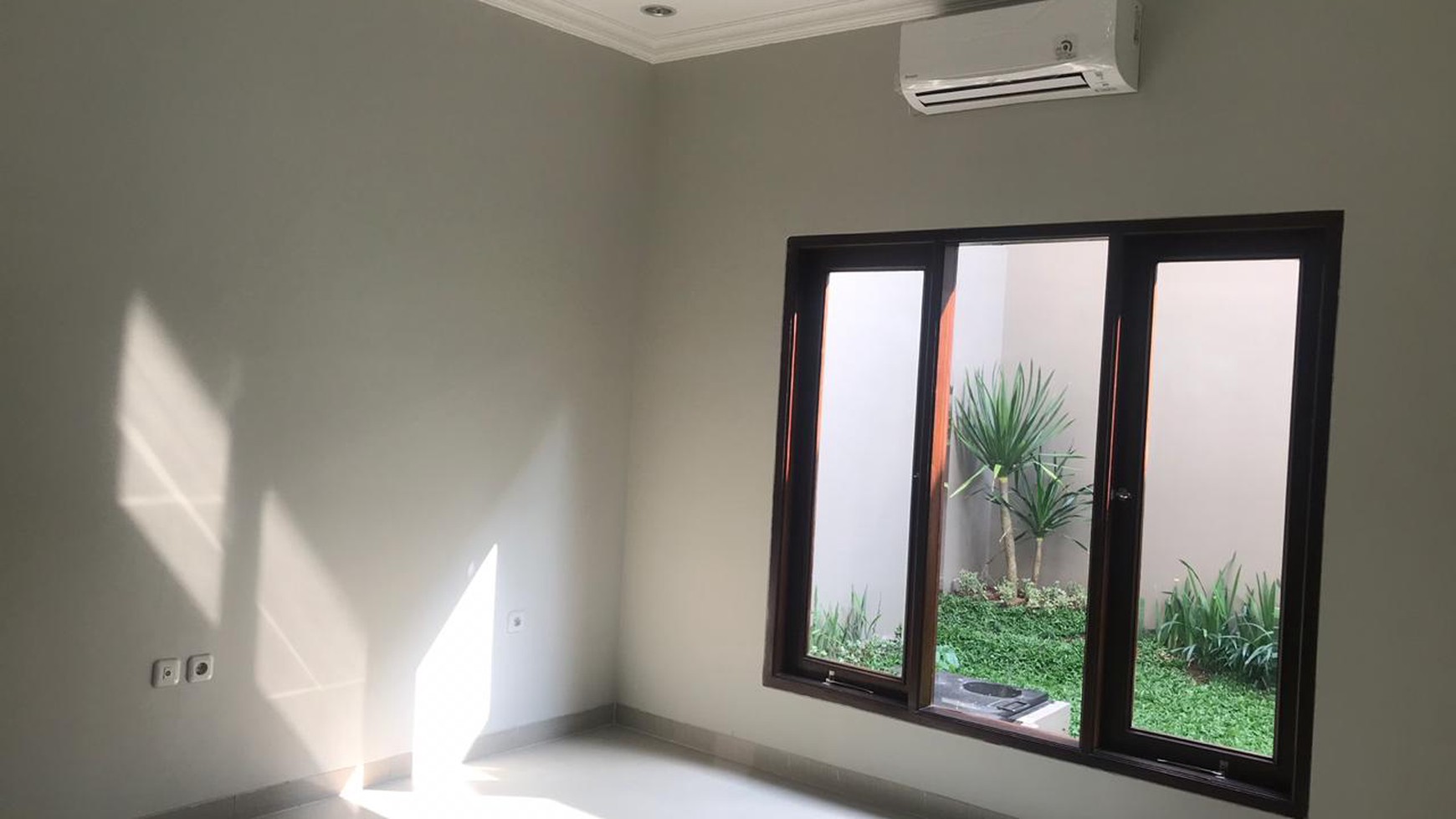 Townhouse Minimalis Keamanan 24 Jam Lingkungan Nyaman dan Tenang