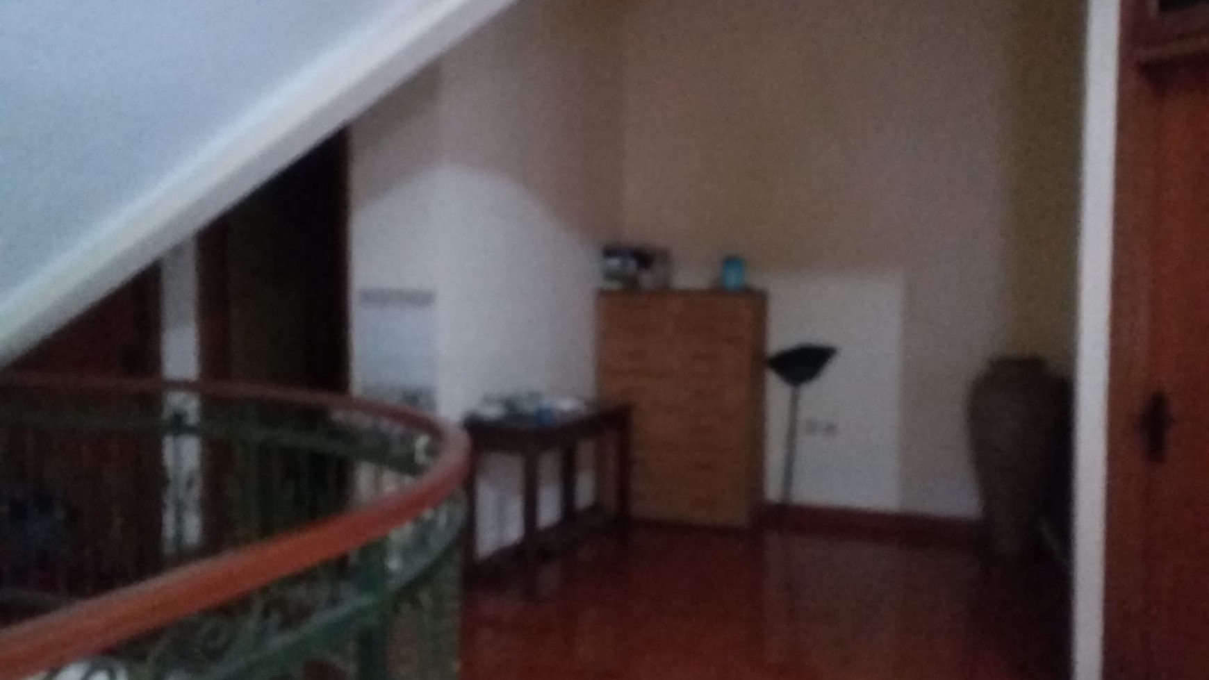 1389. Dijual rumah murah 2 Lt di Ketintang Timur PTT Surabaya Selatan