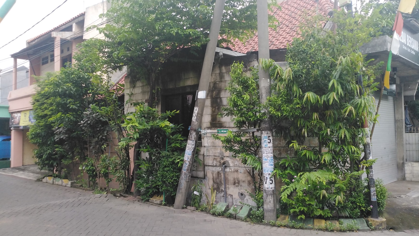 1392. Dijual Rumah Raya Waru Indah - Rewwin Waru Sidoarjo