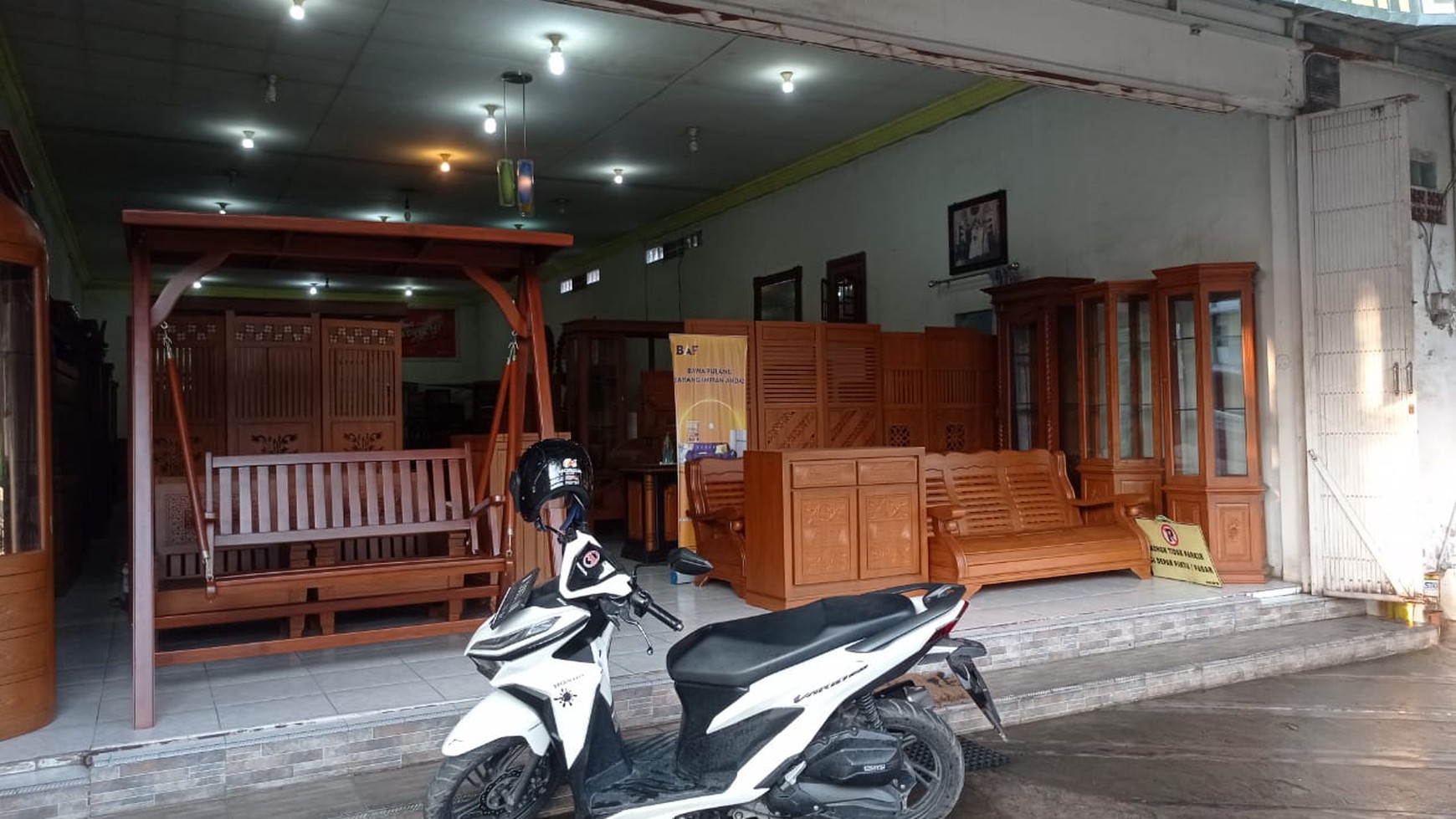 1385. Dijual Toko di Jalan Utama Raya Panglima Sudirman Probolinggo