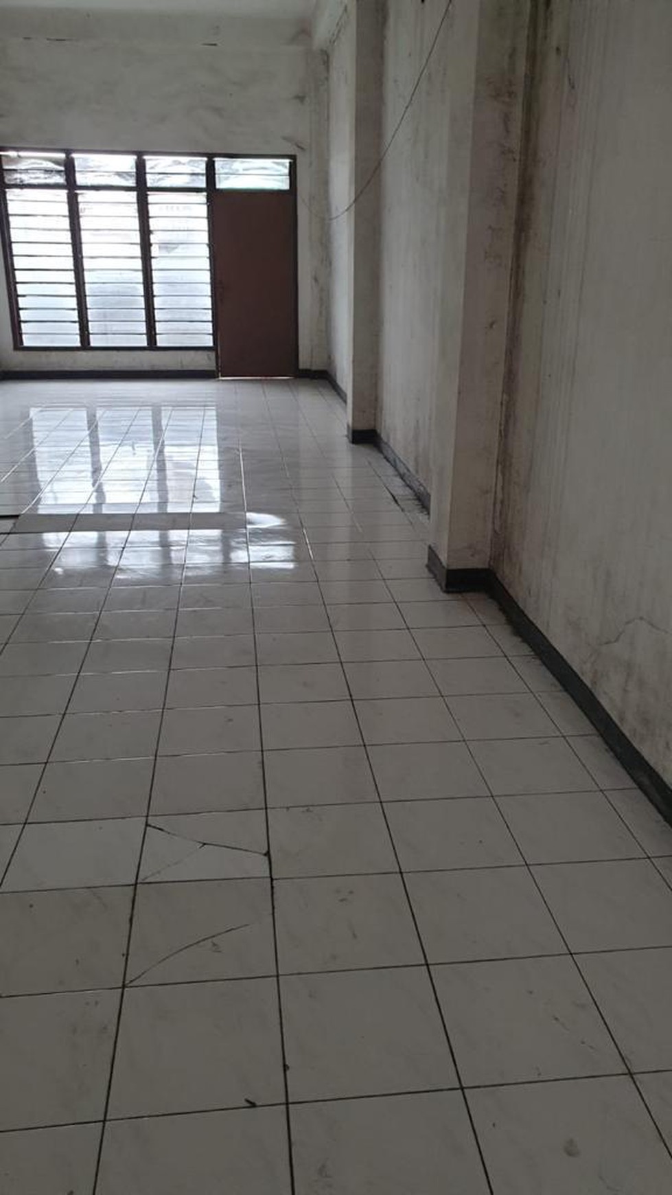 1309. Dijual Ruko  Jl. Pacuan kuda Surabaya