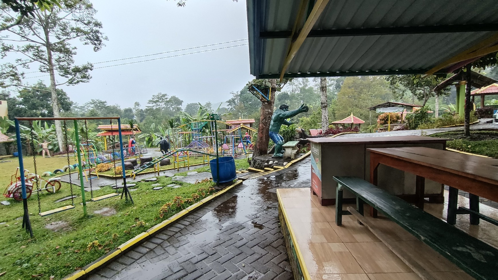 1327. Tempat wahana, kuliner, wisata outbound Jl. Duyung Trawas