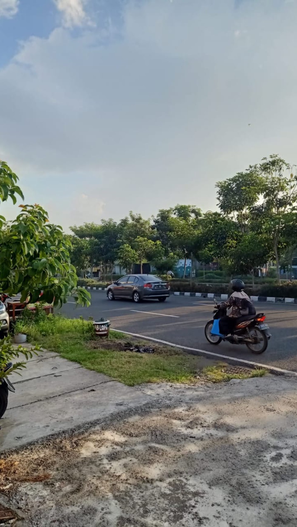 1298. Dijual Rumah Hitung Tanah Jl Gunung Anyar Tengah , MERR