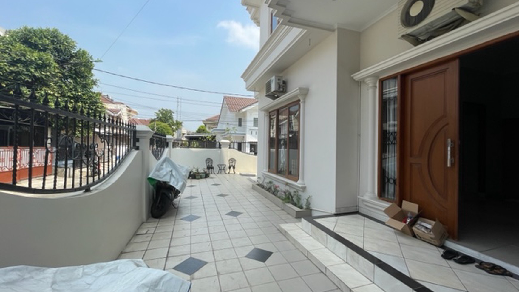 Rumah Hoek Villa Danau Indah, Perumahan Sunter Hijau Luas 10x16m2