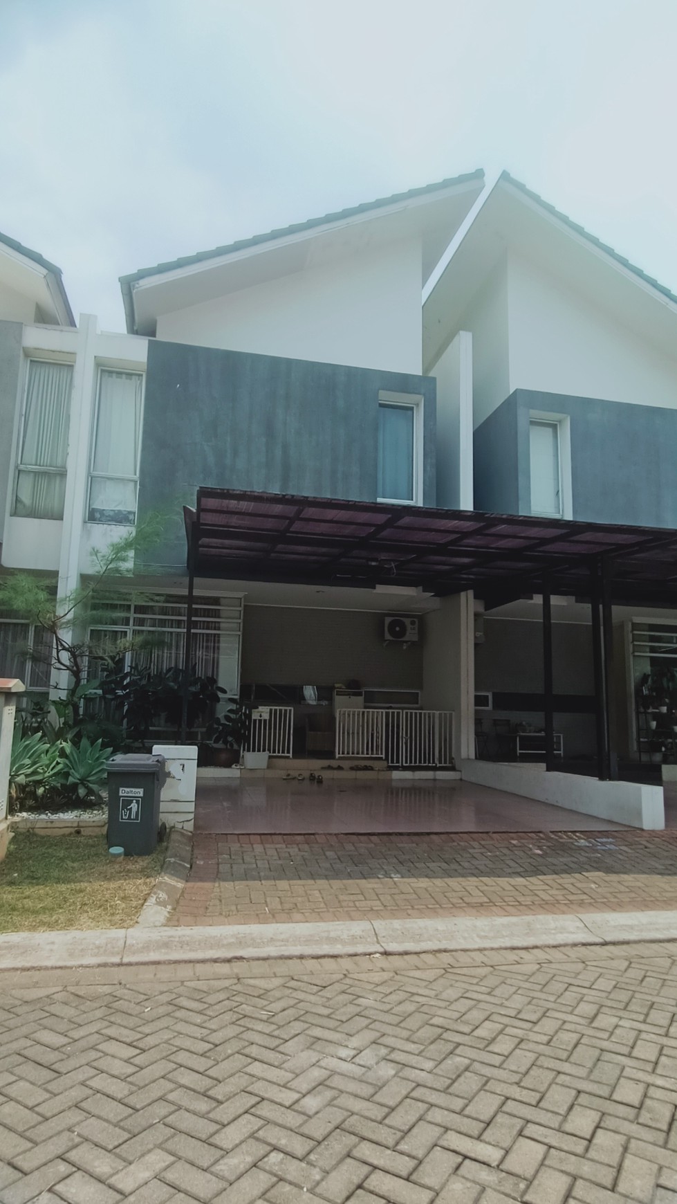 Rumah cantik siap huni di Bintaro 