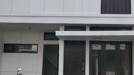 Rumah Baru Siap Huni dengan Desain Minimalis Modern @Chiku Garden, Ciputat