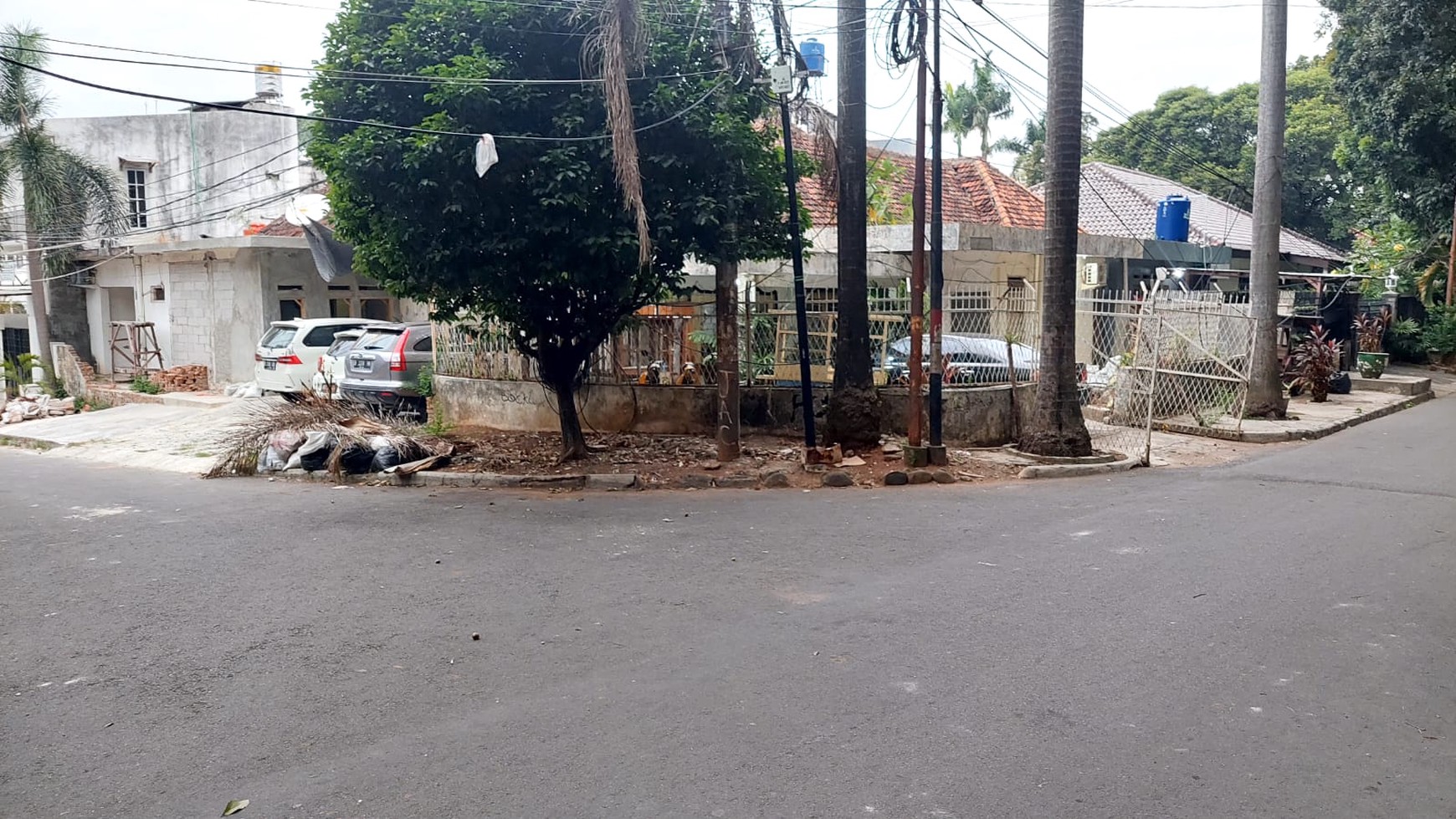 Rumah Hitung Tanah di Daerah Menteng Jakarta Pusat Lokasi Sangat Strategis