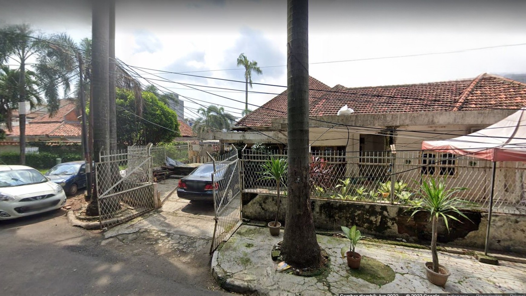 Rumah Hitung Tanah di Daerah Menteng Jakarta Pusat Lokasi Sangat Strategis