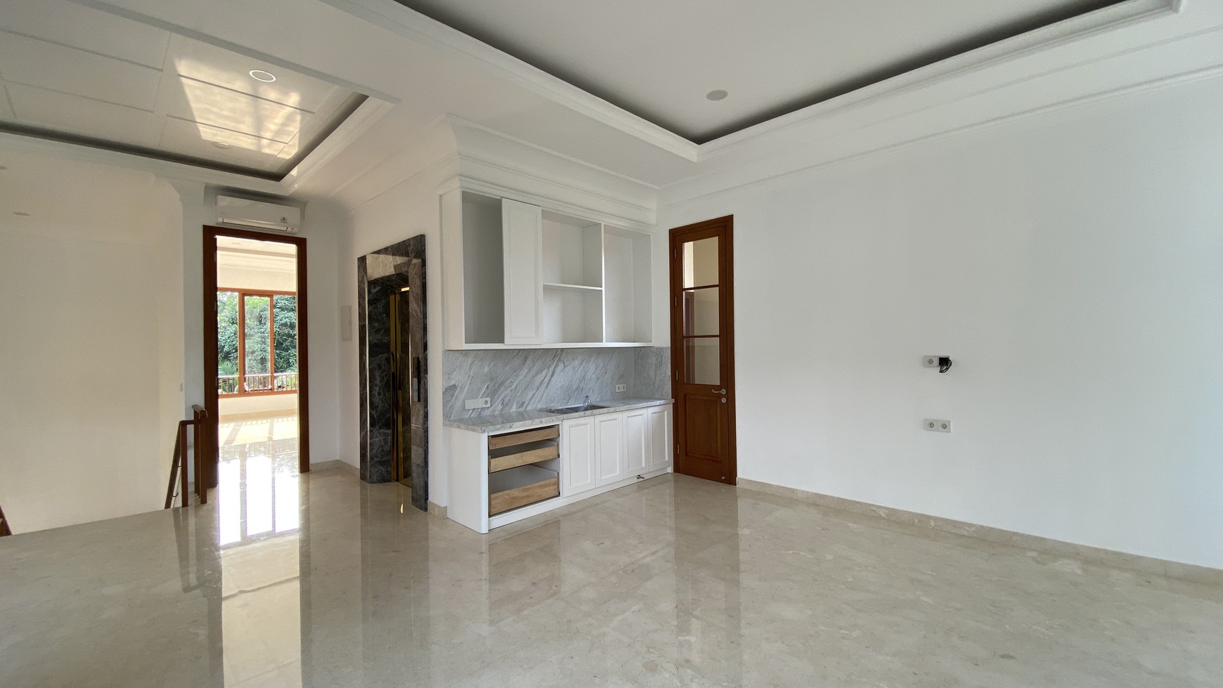 Brand new House design modern tropis di kemang, jakarta selatan