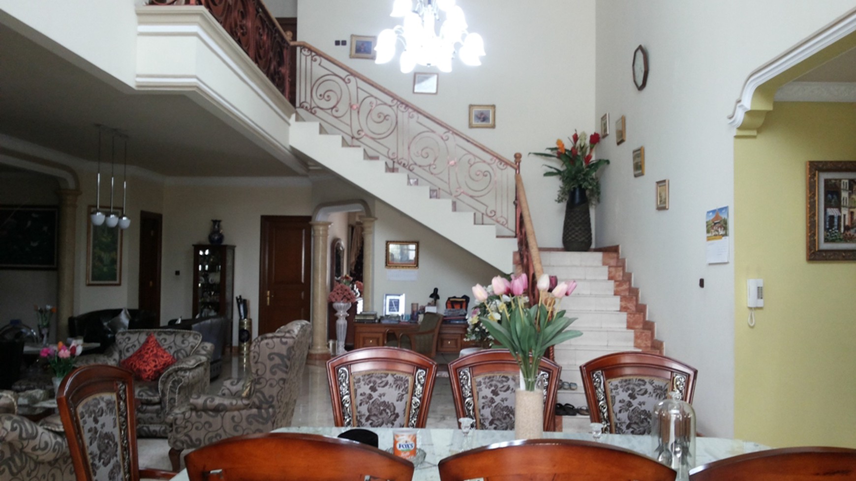 Rumah Bagus Diarea Cluster Eklusif Di Area JL Hidup Baru Jak-Sel