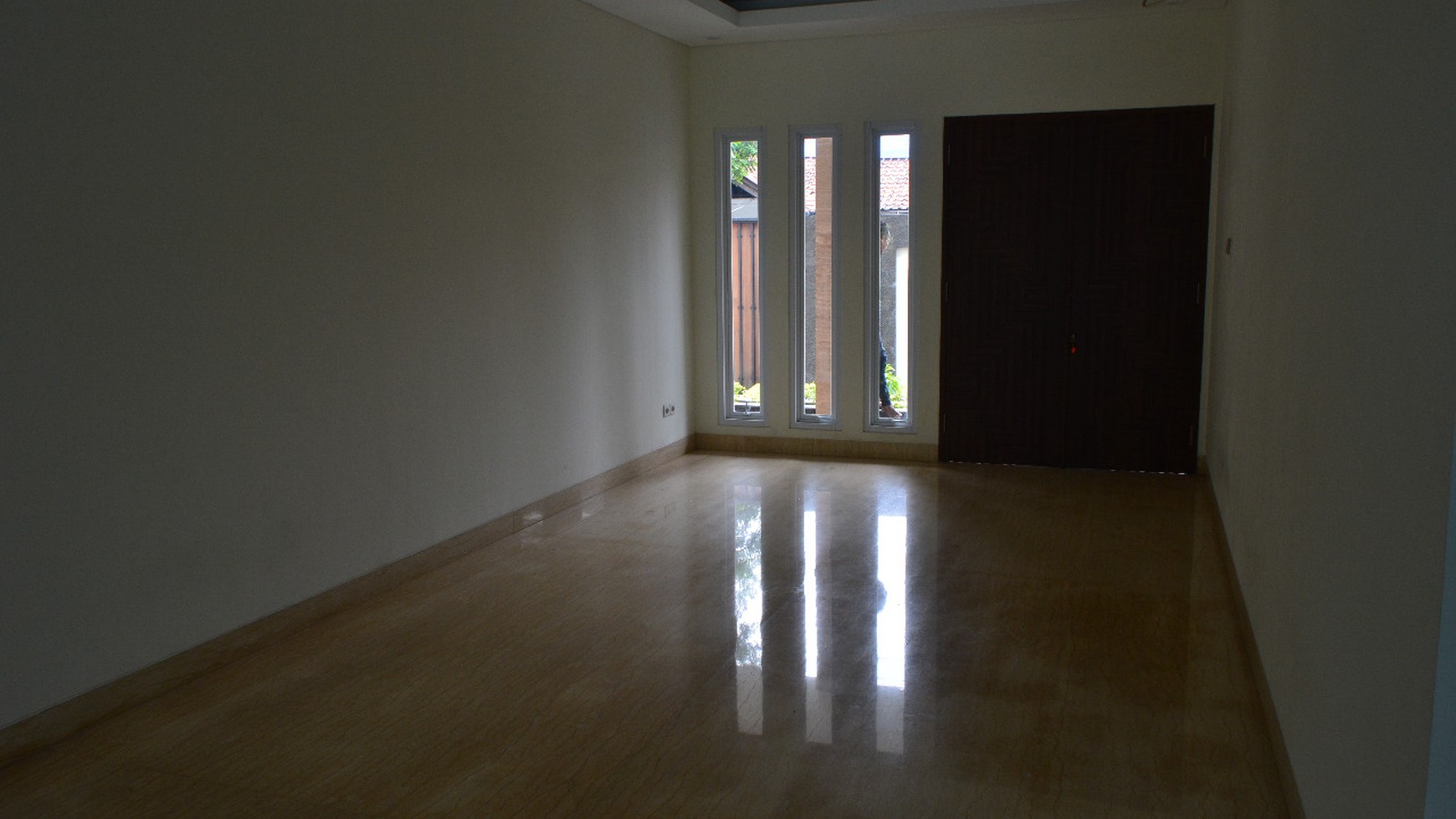 BRAND NEW HOUSE AT KEMANG  WITH STRATEGIC LOCATION