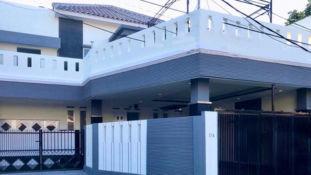 Rumah Baru minimalis Komplek Auri Jatiwaringin Jakarta Timur