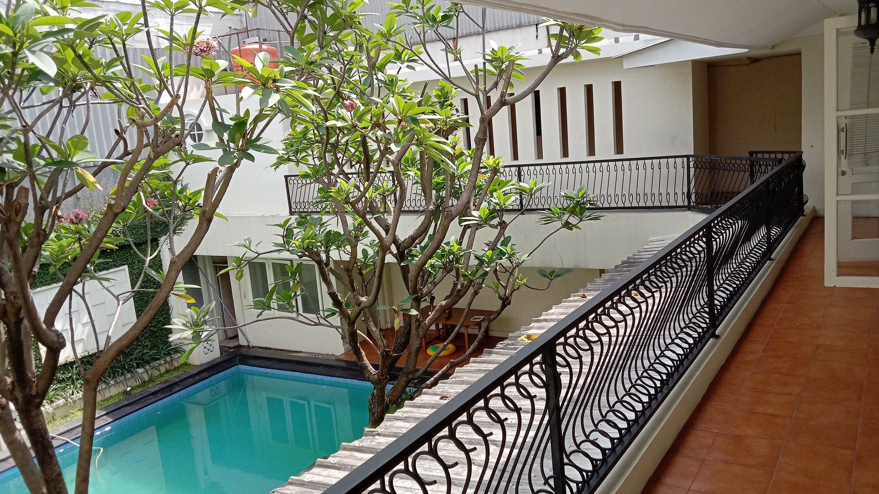 LUXURY AND ELEGANT HOUSE WITH A QUIET ENVIRONMENT @KEMANG, SOUTH JAKARTA