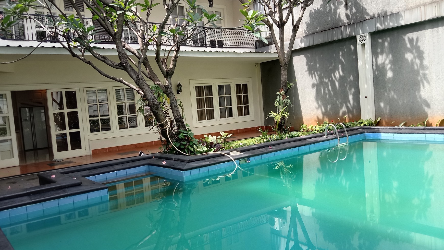 LUXURY AND ELEGANT HOUSE WITH A QUIET ENVIRONMENT @KEMANG, SOUTH JAKARTA