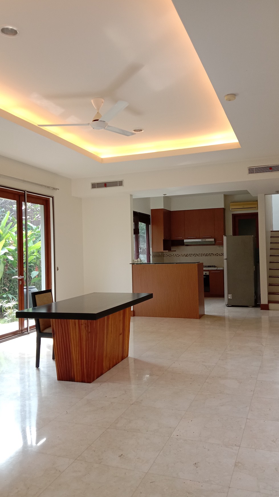 BEAUTIFUL COMPOUND MODERN MINIMALIS @KEMANG, SOUTH JAKARTA.