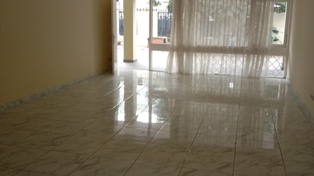 HOUSE FOR RENT - DISEWAKAN RUMAH COCOK UNTUK KANTOR DI SENOPATI, JAKARTA SELATAN