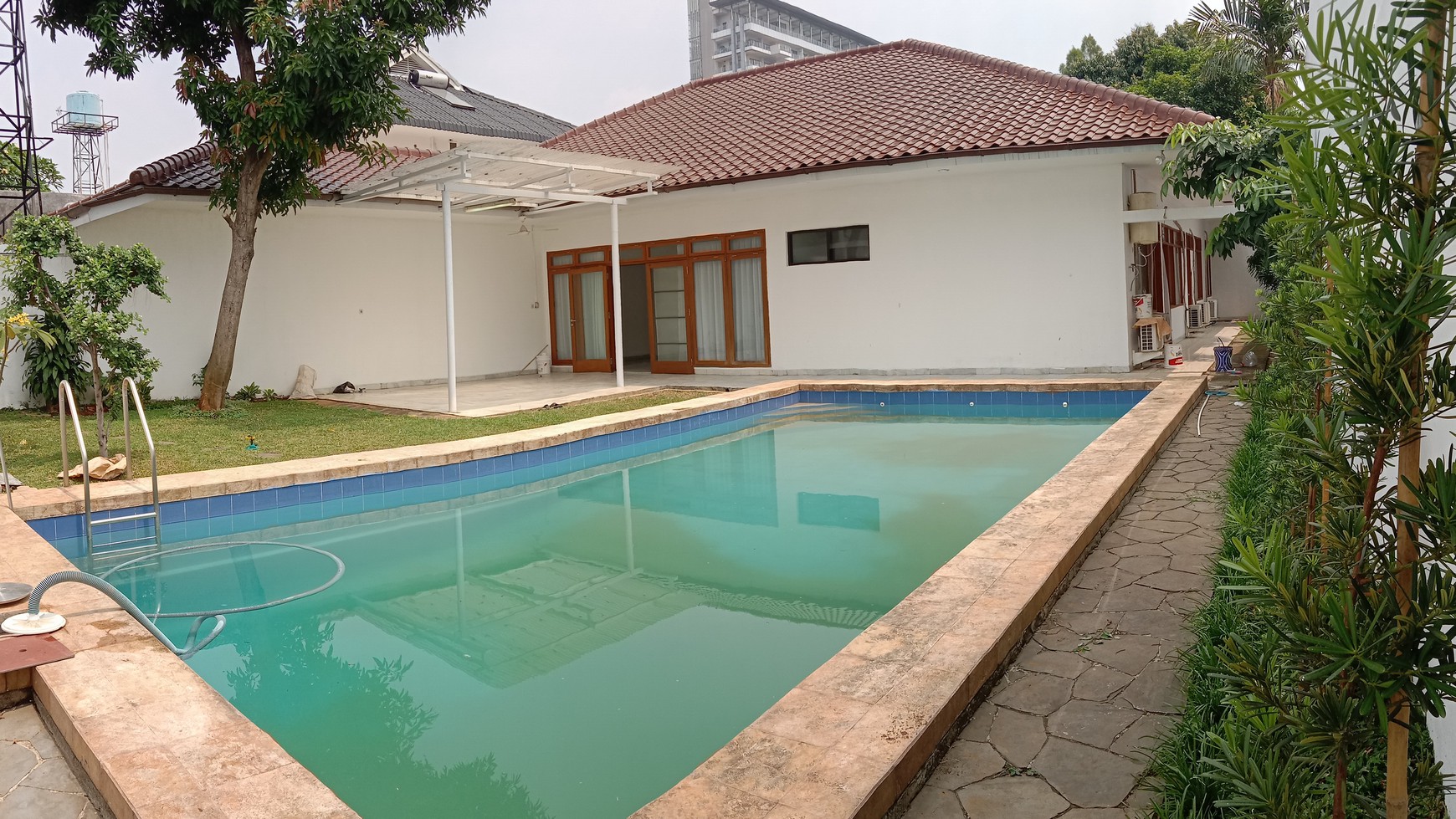 House For Rent - Nice and comfortable House in Quite Area With Garden @ Kemang, South Jakarta