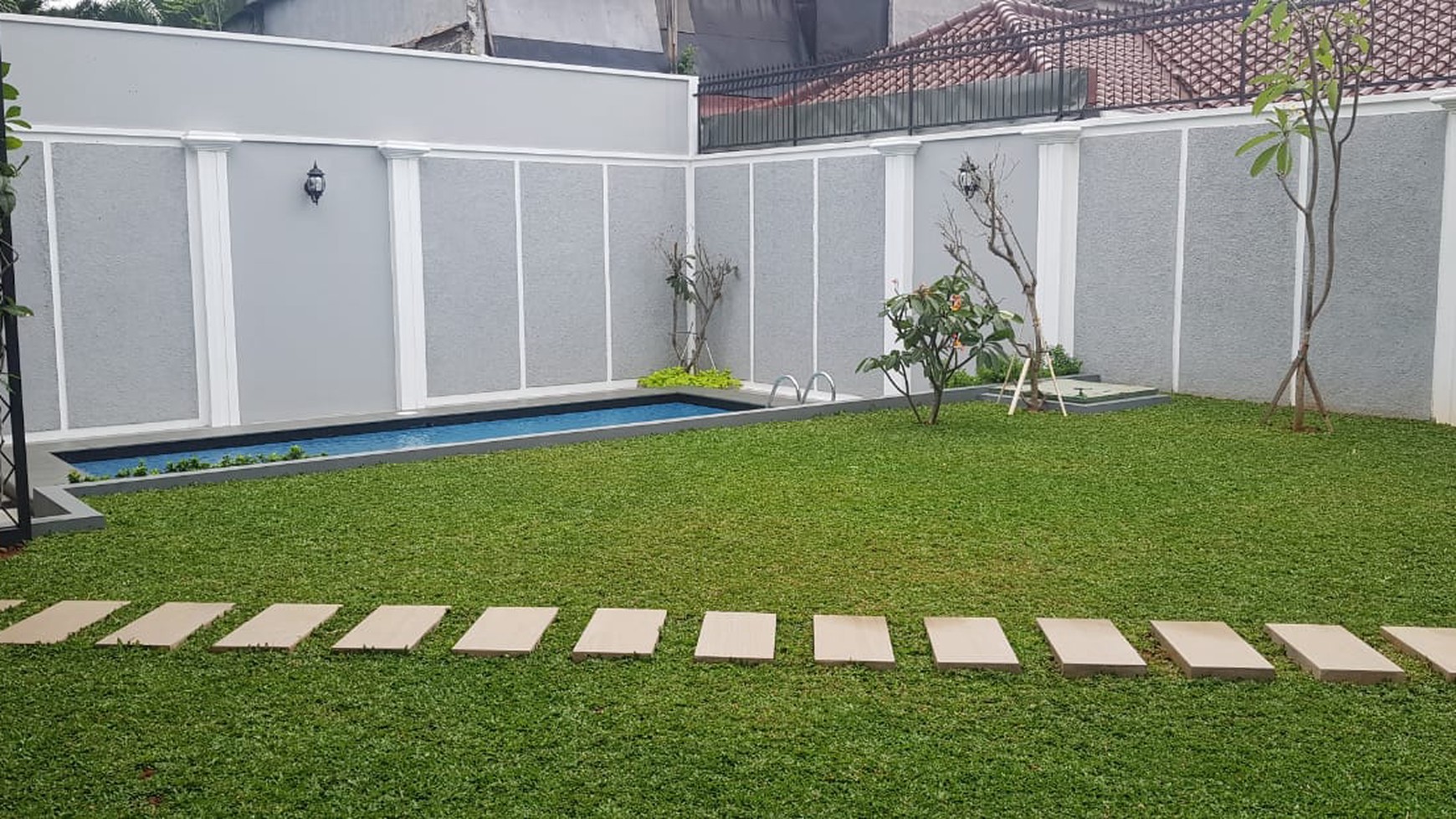 A BRAND NEW HOUSE, BRIGHT AND COMY HOUSE IN QUITE AREA AT KEMANG SOUTH JAKARTA