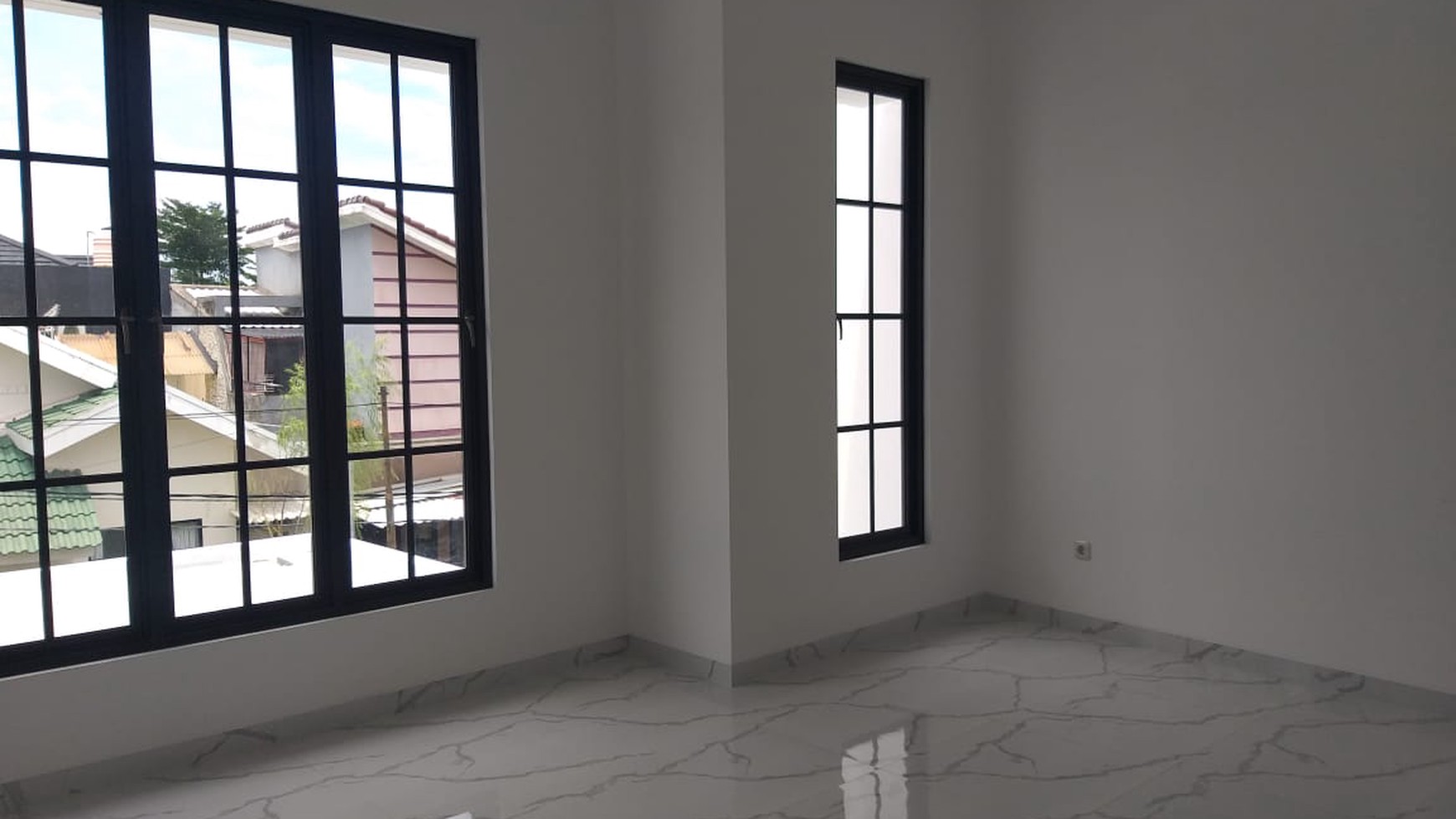 Rumah 2 Lantai, Sedang Renov di Bintaro Jaya Sektor 9