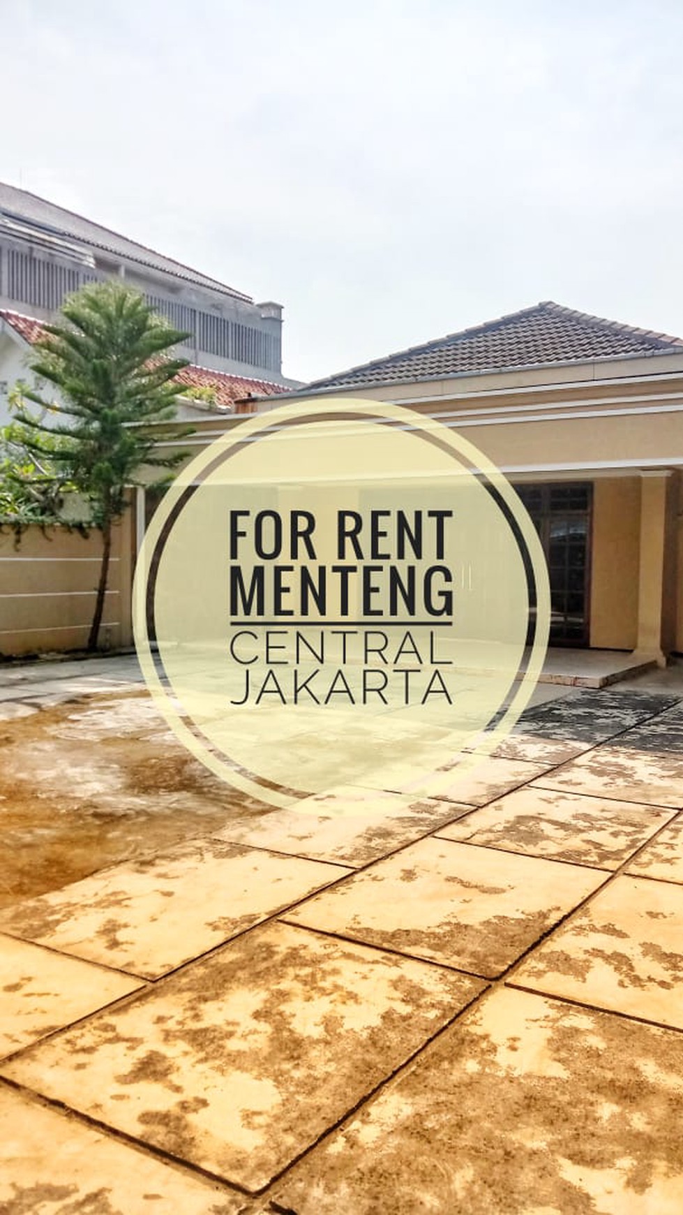 HOUSE FOR RENT AT MENTENG, SANGAT COCOK UNTUK RESTAURANT, CAFE, OFFICE AND BEAUTY CLINIC.