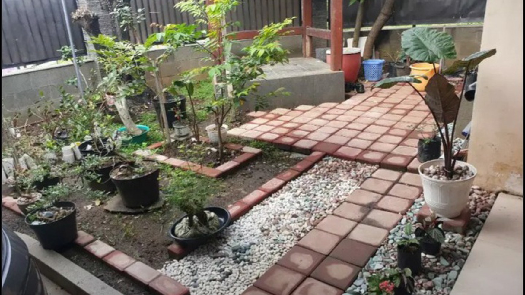 1281. Dijual Rumah Kahuripan Nirwana Sidoarjo