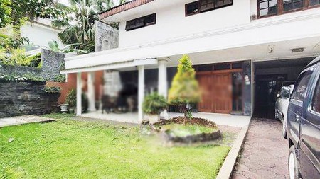 Rumah Lokasi Strategis dan nyaman jalan Lombok Menteng Jakarta Pusat