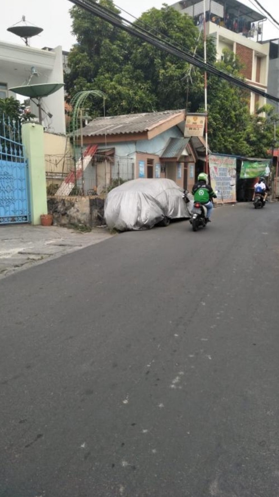 Rumah siap huni di Karang Anyar. Jln Ekonomi Dwiwarna. Dekat RSUD Sawah Besar.