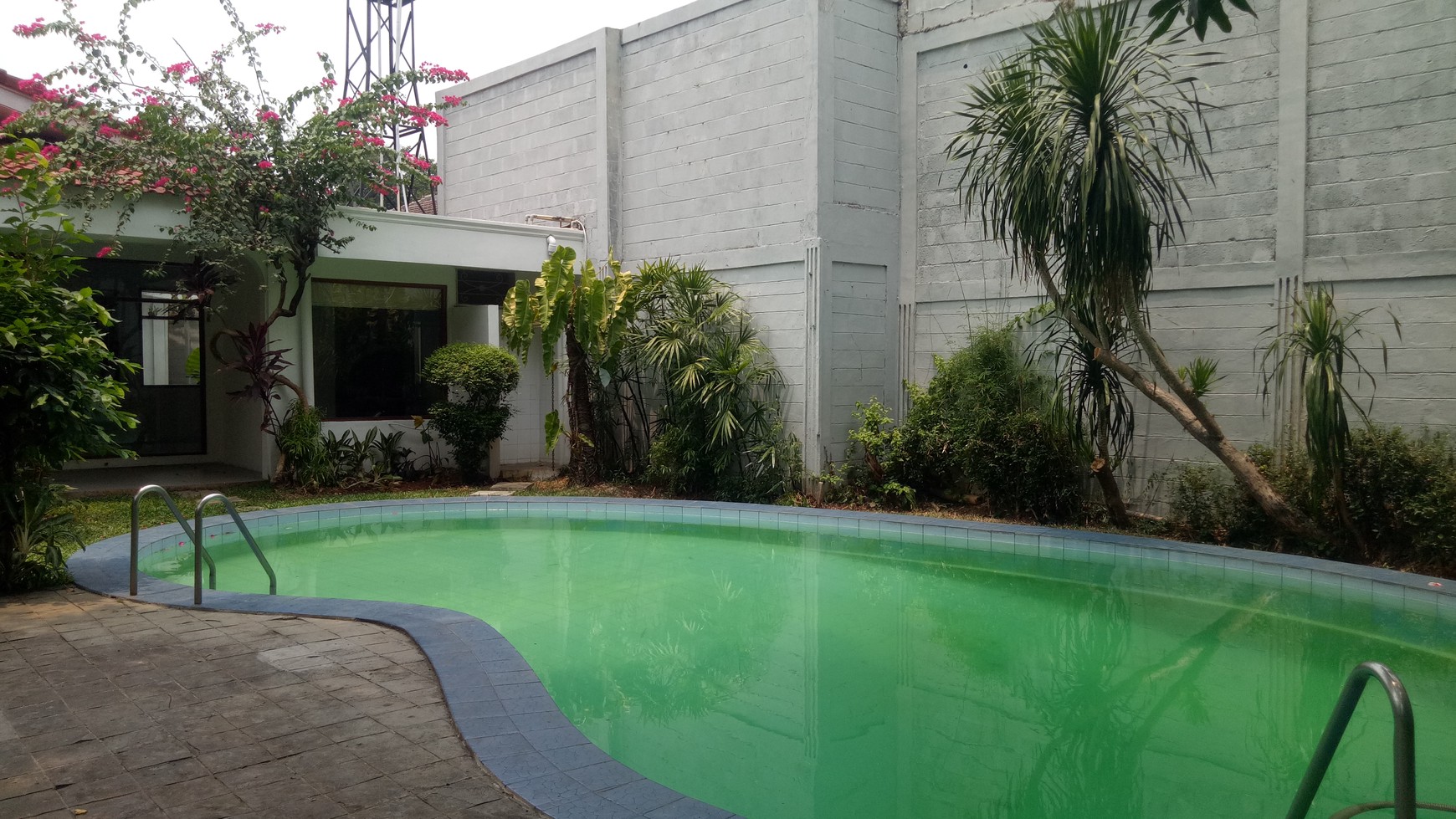 Luxury house in Kemang area ready for rent