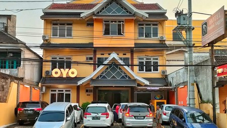 Hotel Furnish 3 Lantai Lokasi Strategis di Condong Catur 