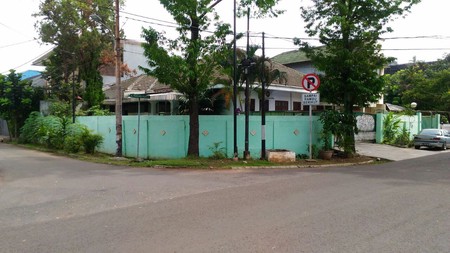 Dijual Rumah Bangunan Lama di Jl Panglima Polim IV
