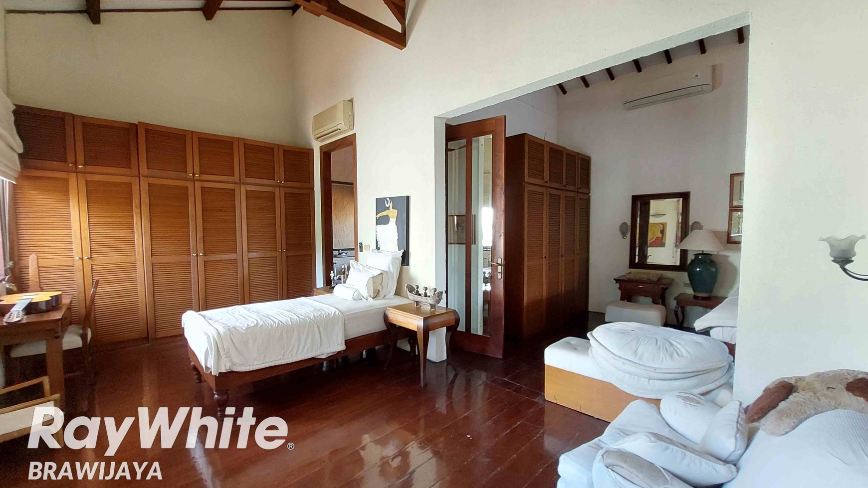 Balinese Resort House di Pejaten, Siap Huni, Good Price, Rp 23 juta/meter