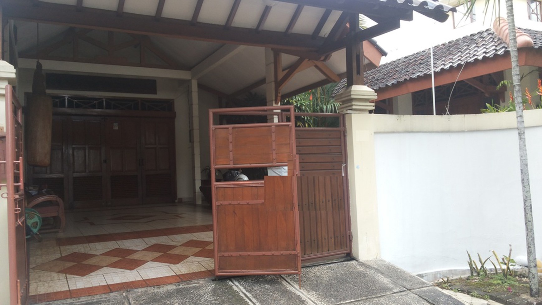 Rumah Sektor 2 Bintaro, dekat dg pasar tradisional and pusat kuliner...