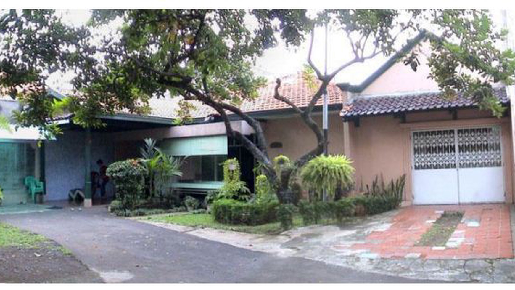 Rumah Pinggir Jalan Strategis Hot Sale di Cidodol Jakarta Selatan