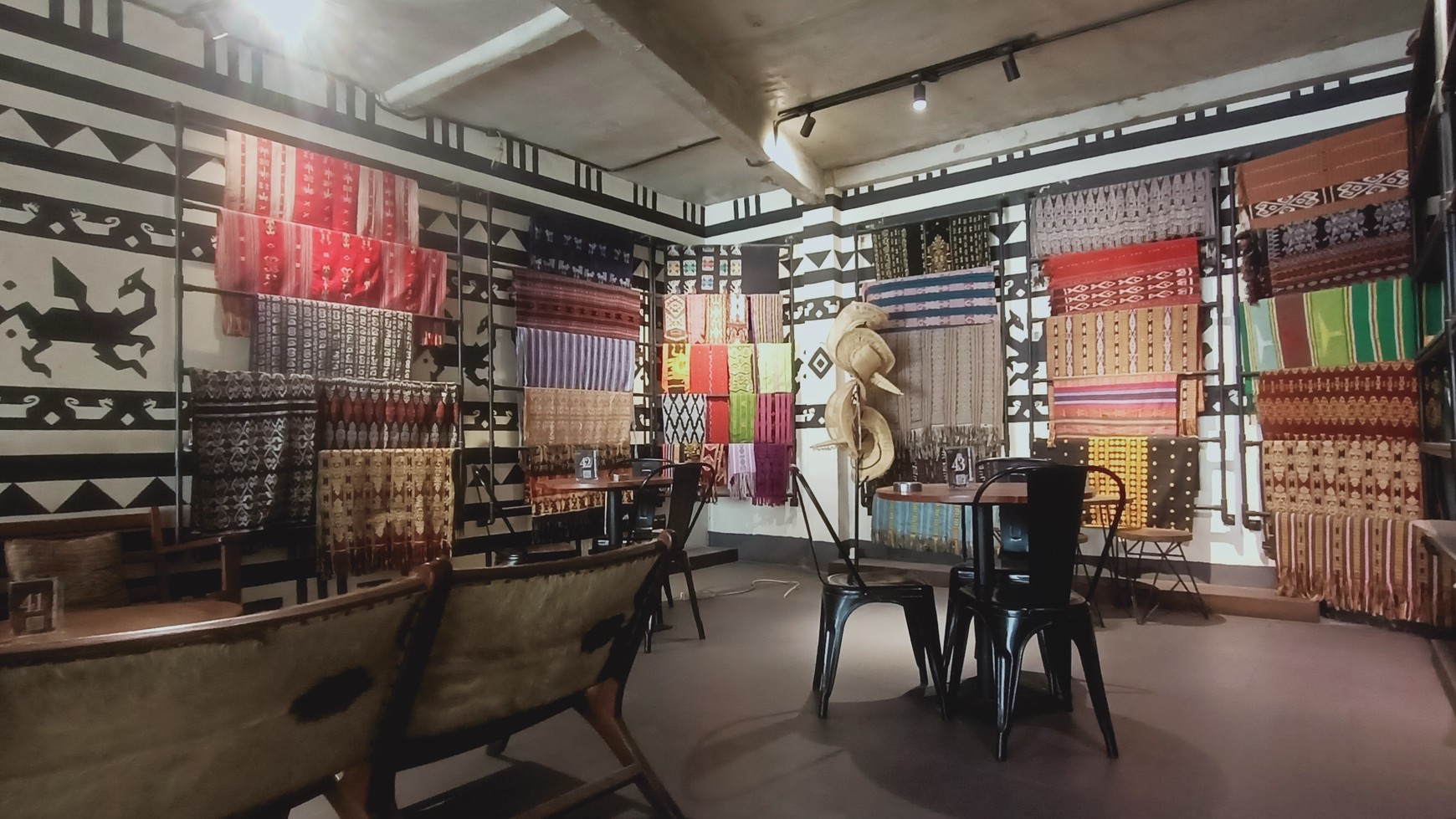 Rumah sewa lokasi Premium di Pinggir Jalan Raya  Daerah Komersial Bintaro Jaya