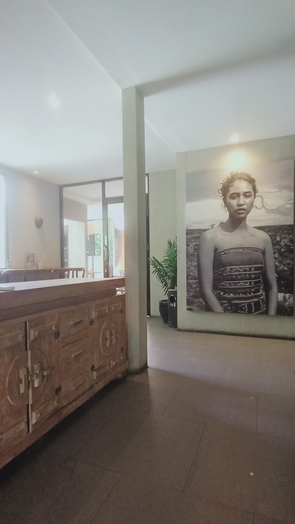 Rumah sewa lokasi Premium di Pinggir Jalan Raya  Daerah Komersial Bintaro Jaya